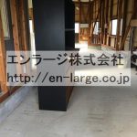 左 (内装)