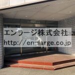 入口 (外観)