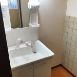 洗面台　現入居者様入居前の写真です。