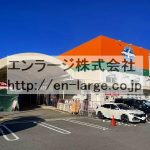 スーパー営業中　2024.11撮影 (周辺)