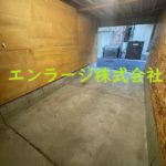 左 (内装)