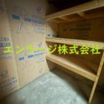 右 (内装)