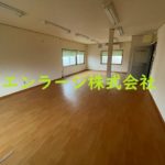 左側 (内装)