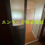 入口　右側 (内装)