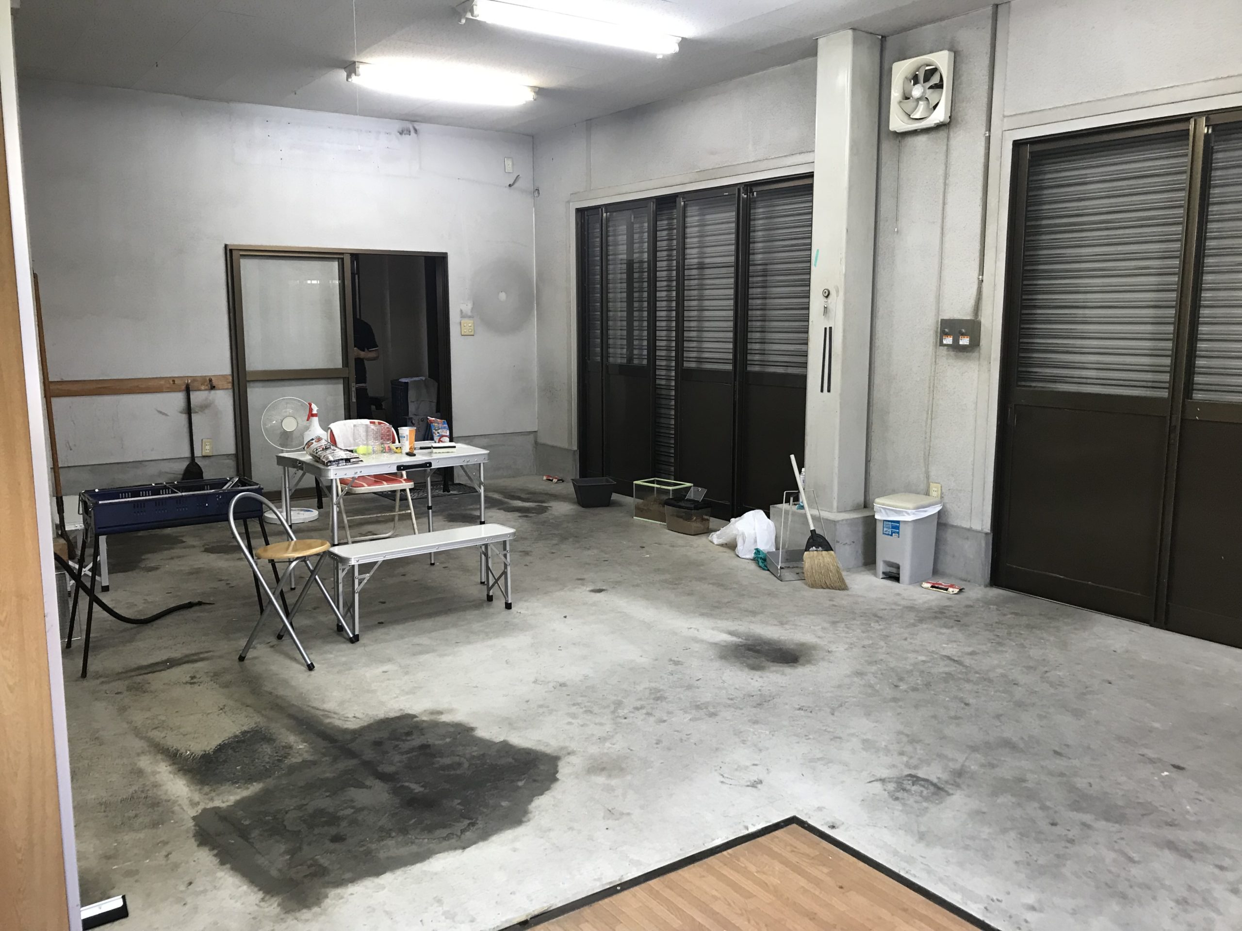 美容室の店舗改装前の店内